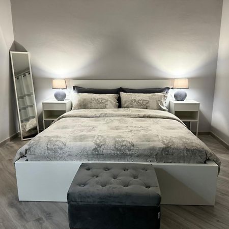 شقة Trento House Zona Stazione Centro Storico بارما المظهر الخارجي الصورة